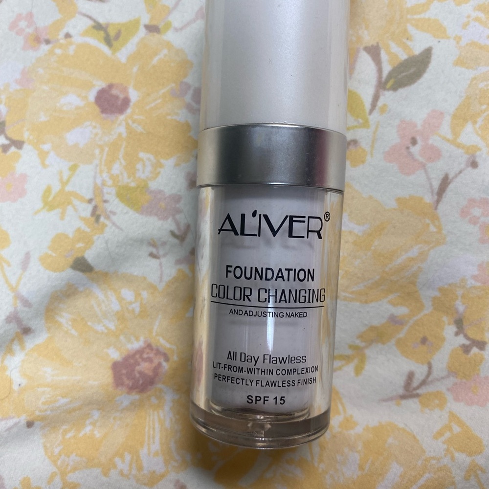 Color changing foundation.  Used once